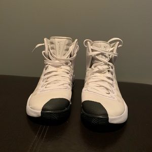 Nike Hyperdunk  (7 1/2 women’s)